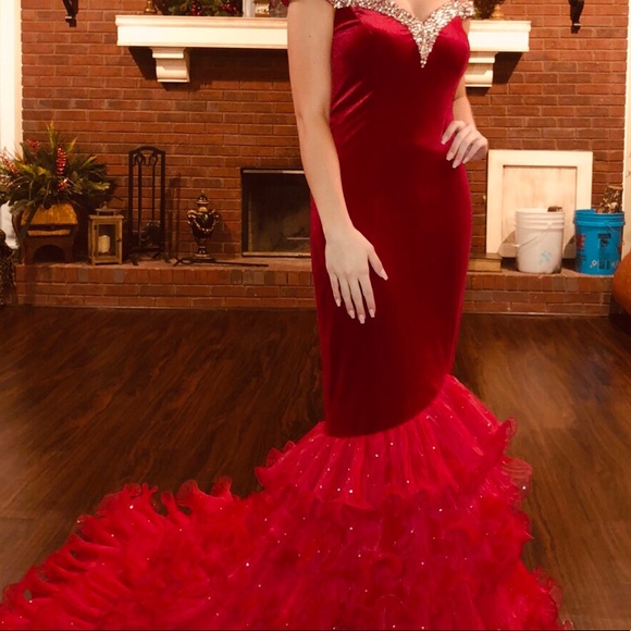 Couture custom velvet gown - Picture 2 of 3